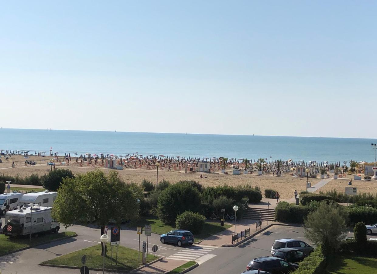 Corso - Appartamenti Bibione Buitenkant foto